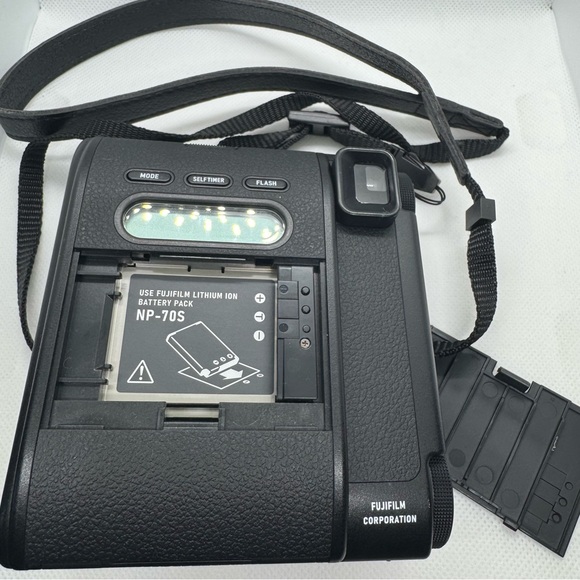 Fujifilm Instax Mini 99 Instant Film Camera - Picture 12 of 16